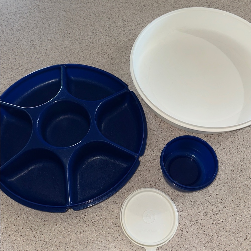 Tupperware Vegetable Fruit Serving Tray - Serving Center Set 14”